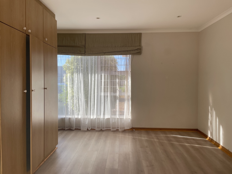 2 Bedroom Property for Sale in Myburgh Park Western Cape